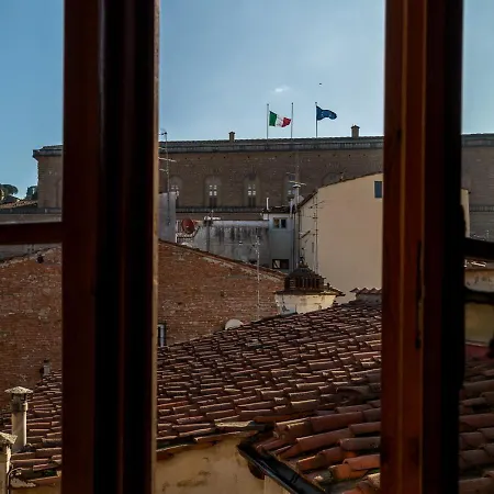 Pitti View Near Ponte Vecchio Apartment